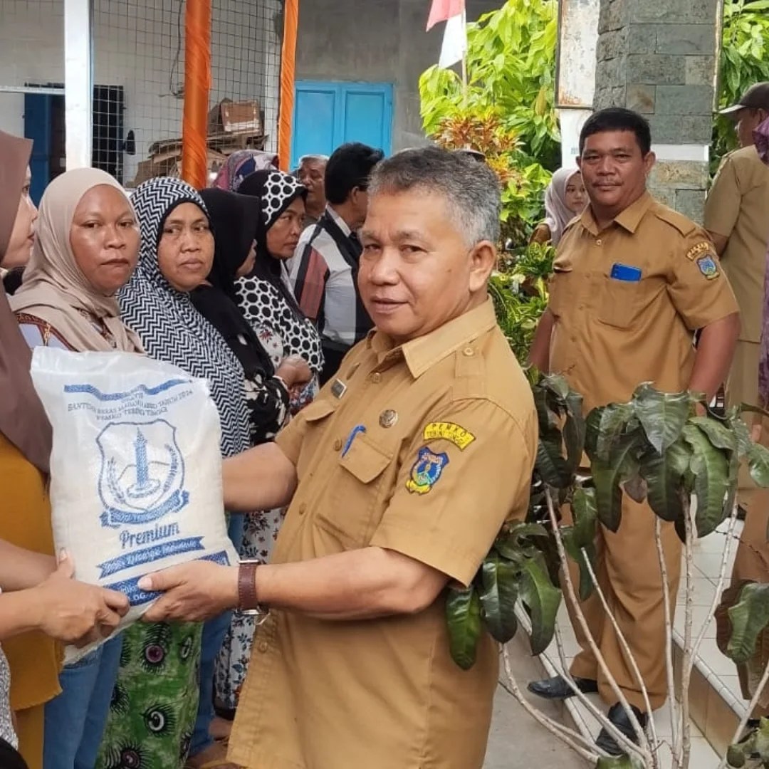Dinas sosial kota tebing tinggiPemerintah Kota Tebing Tinggi Menyalurkan Beras Madani PAPBD Kepada Masyarakat