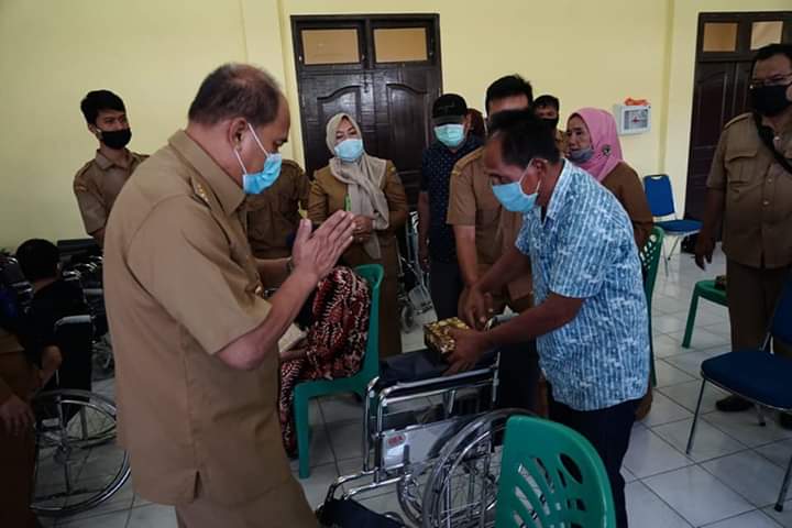 Dinas sosial kota tebing tinggiHari Jadi Tebing Tinggi, Walikota Serahkan Bantuan Sosial Kepada Penyandang Disabilitas