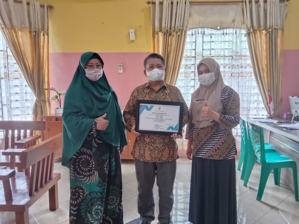 Dinas sosial kota tebing tinggiDinsos Tebing Tinggi mendapat Penghargaan Terbaik Pelayanan Publik Kota Tebing Tinggi Periode Juli-September 2021