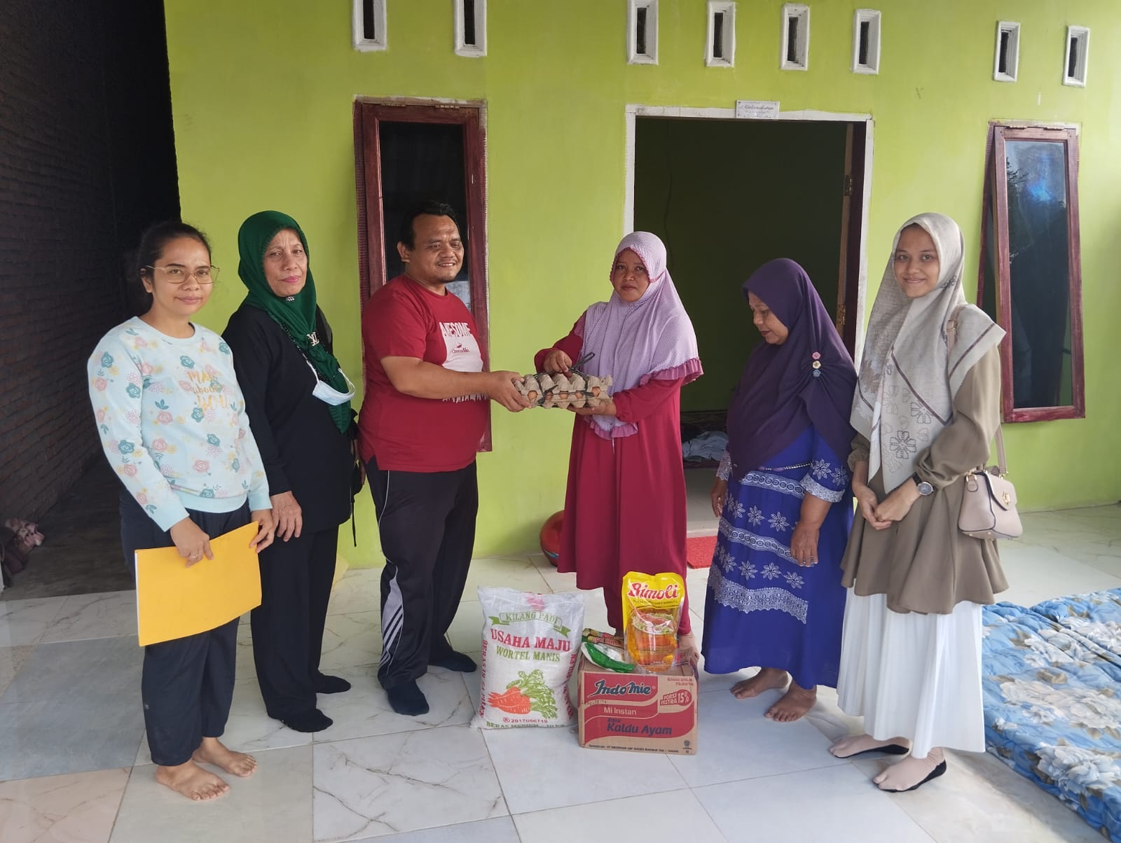 Dinas sosial kota tebing tinggiPenyaluran Bantuan Kepada Warga Yang Terkena Dampak Angin Puting Beliung di Kelurahan Persiakan