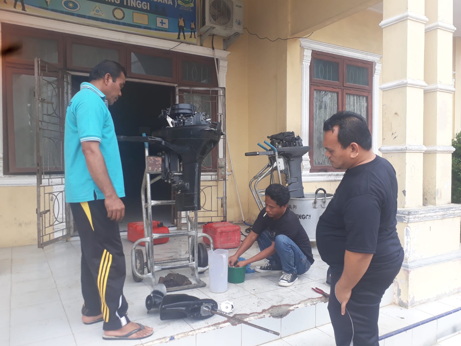 Dinas sosial kota tebing tinggiPengecekan Mesin Perahu Karet untuk Kesiapsiagaan Bencana