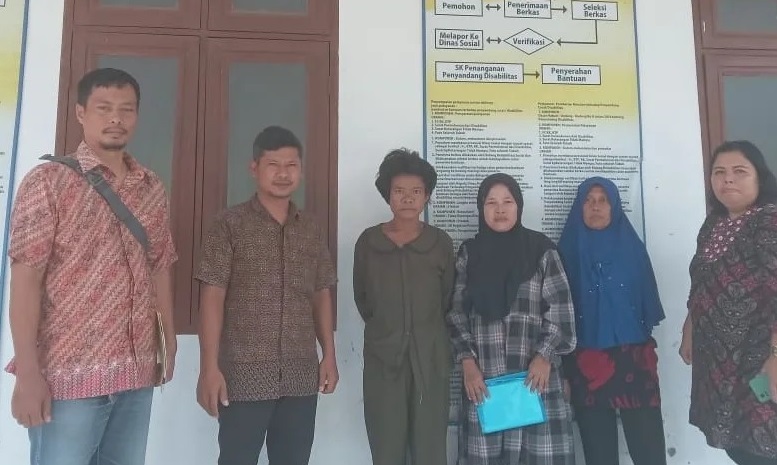 Dinas sosial kota tebing tinggiTim Dinas Sosial Kota Tebing Tinggi mengantarkan orang terlantar ke Dinsos Batu Bara